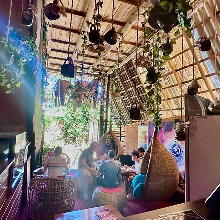 A Lounge Hostel And Cafe Ella Luaran gambar