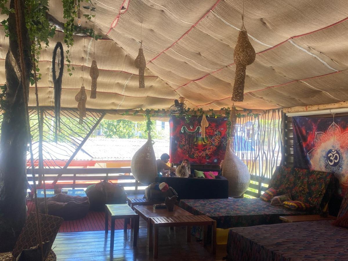 A Lounge Hostel And Cafe Ella Luaran gambar
