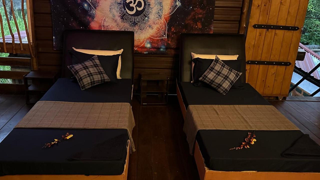 A Lounge Hostel And Cafe Ella Luaran gambar